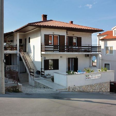 Apartments And Rooms With Parking Space Vrbnik, Krk - 5301 Exteriör bild