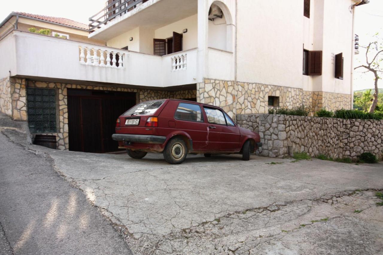 Apartments And Rooms With Parking Space Vrbnik, Krk - 5301 Exteriör bild